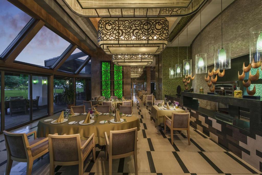 23 رستوران هتل 5 ستاره هیلتون دالامان ریزورت مارماریس Hilton Dalaman Resort Marmaris.jpg