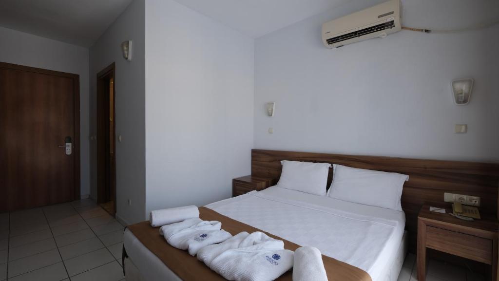 11-اتاق-هتل-4-ستاره-الدار-گاردن-ریزورت-آنتالیا- Eldar-Garden-Resort-Antalya-Room.jpg