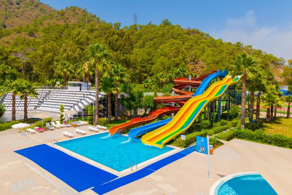 42 پارک ابی هتل 5 ستاره فورتزا بیچ ریزورت مارماریس Fortezza Beach Resort Marmaris.jpg