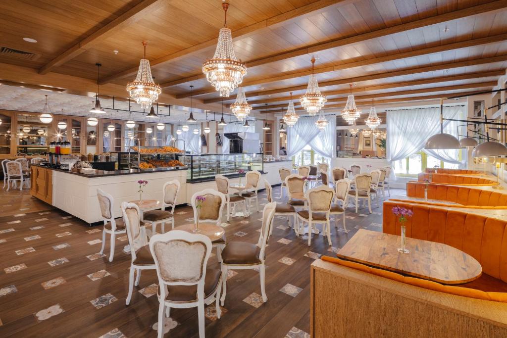 31-رستوران-هتل-5-ستاره-آستریا-کرملین-پالاس-آنتالیا Asteria-Kremlin-Palace-Restaurant-.jpg