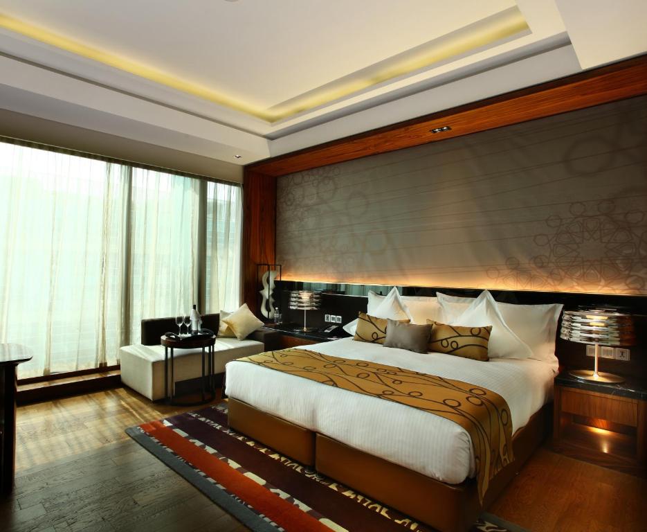 07-اتاق-هتل-5-ستاره-کراون-پلازا-روهینی-دهلی-Crowne-Plaza-Delhi-Rohini-Hotel.jpg