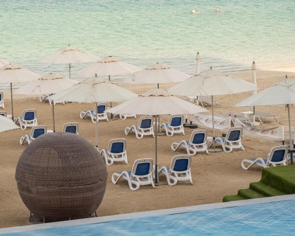 33-ساحل-هتل-5-ستاره-رویال-سنترال-د-پالم-دبی- Royal-Central-Hotel-The-Palm-Beach.jpg