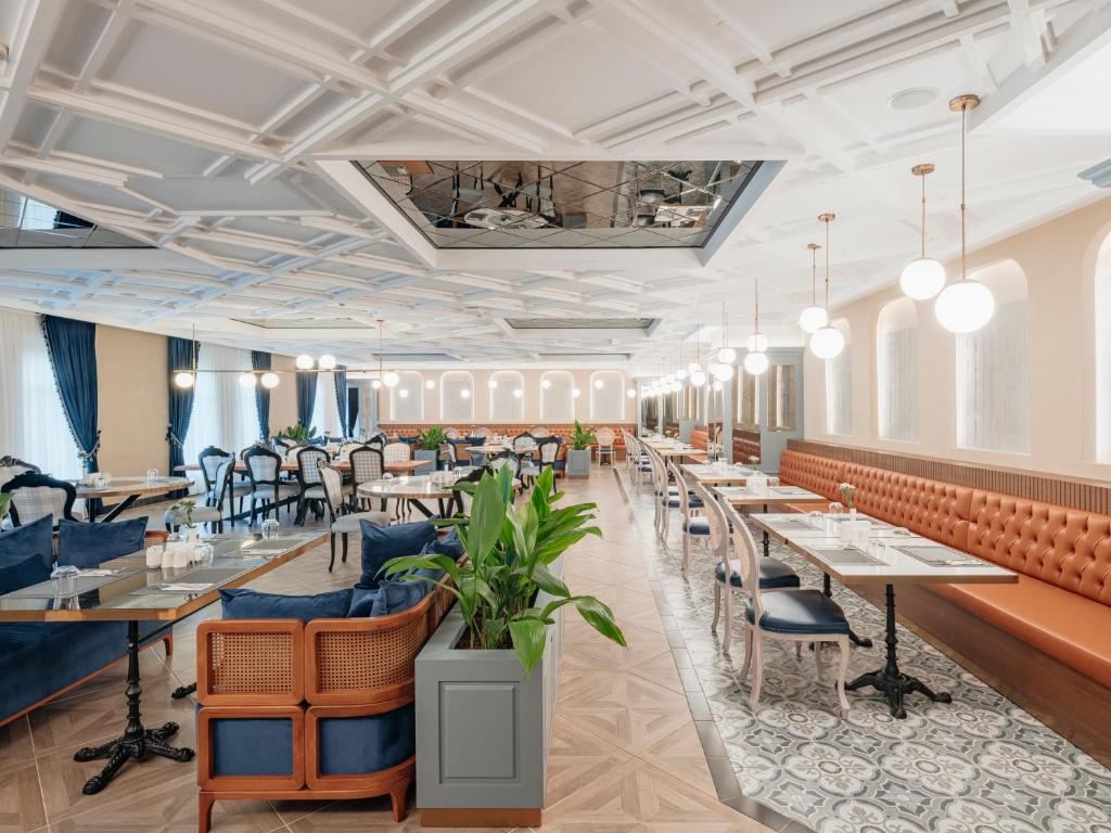 41-رستوران-هتل-5-ستاره-آستریا-کرملین-پالاس-آنتالیا Asteria-Kremlin-Palace-Restaurant-.jpg