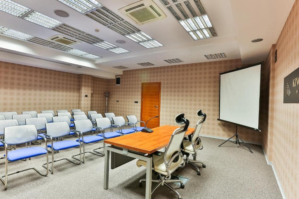44-اتاق-کنفرانس- هتل-3-ستاره-کینز-پارک-دبی- Kings-Park-Hotel-Dubai-Restaurant-Conference-Room.jpg