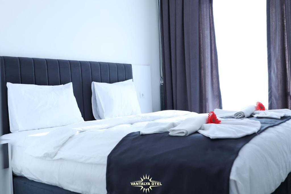 اتاق هتل 3 ستاره وانتالیا وان Vantalya Hotel Van.jpg