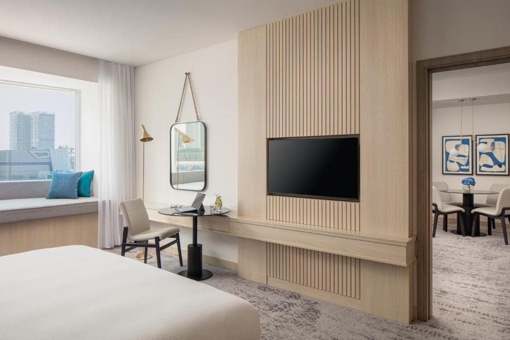40-اتاق-خواب-هتل-4-ستاره-تاورز-روتانا-دبی- Towers-Rotana-Hotel-Dubai-Bedroom.jpg