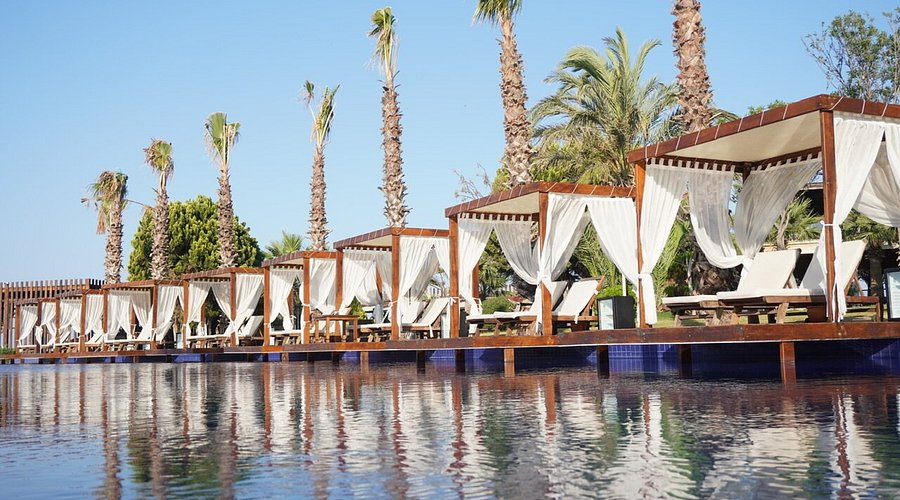13 استخر هتل 5 ستاره لاورا اکسپرینس دیدیم Laur Hotels Experience.jpg