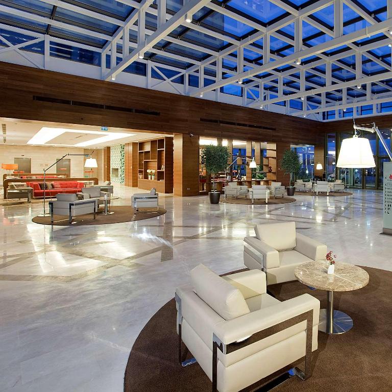 24 لابی هتل 4 ستاره هیلتون گاردن این قونیه Hilton Garden Inn Konya.jpg