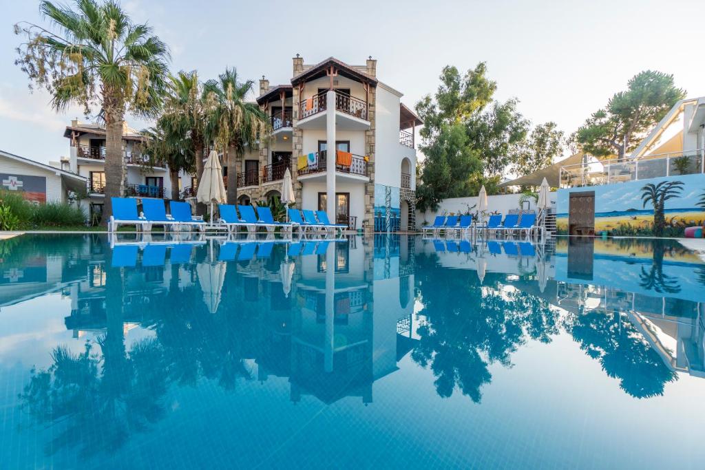 33 نمای داخلی هتل 3 ستاره آیاز آکوا بدروم Ayaz Aqua Hotel Bodrum.jpg