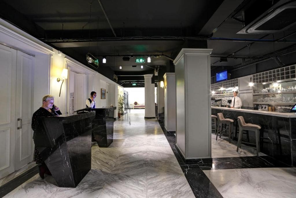 01-نمای-پذیرش-هتل-4-ستاره-وایت-مونارچ-استانبول-Reception-Hotel-4-Setare-White-Monarch-Istanbul.jpg