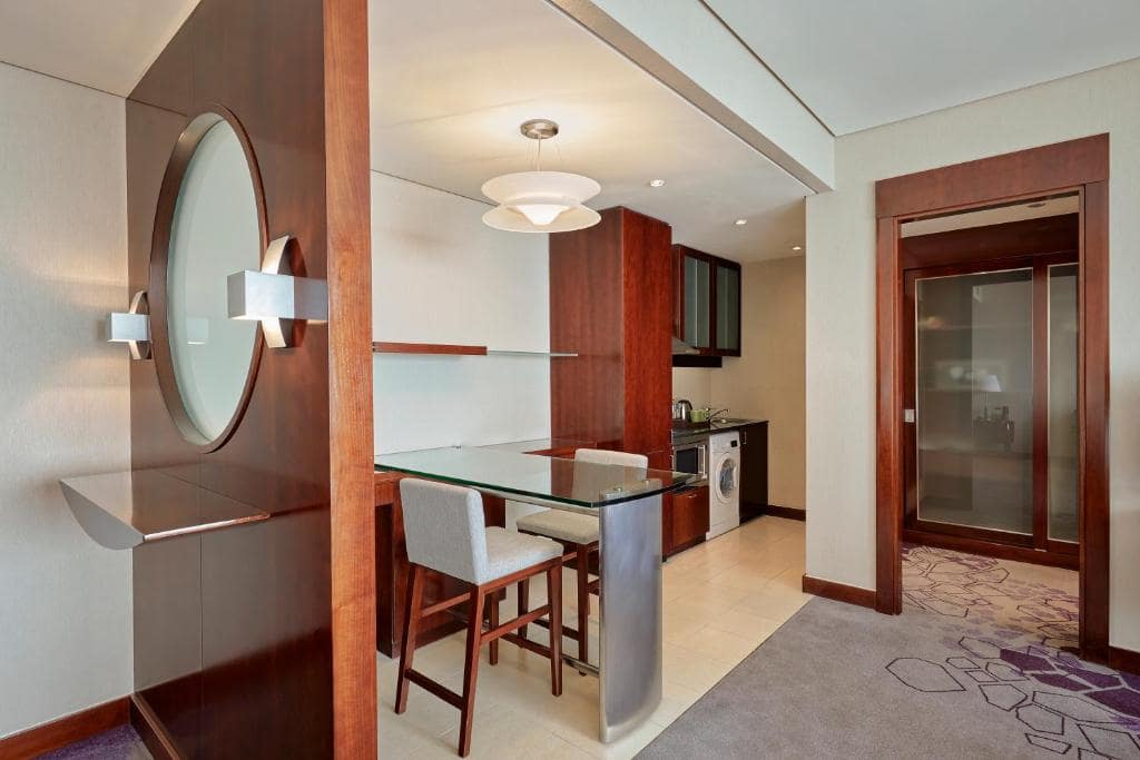 15-اتاق-هتل-4-ستاره-رز-ریحان-بای-روتانا-دبی- Rose-Rayhaan-by-Rotana-Dubai-Room.jpg