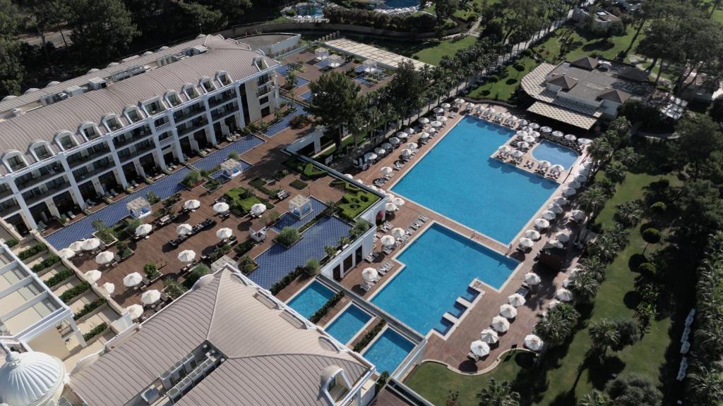 30-استخر-هتل-5-ستاره-آمارا-پریمیر-پالاس-آنتالیا- Amara-Premier-Palace-Hotel-Antalya-Pool.jpg