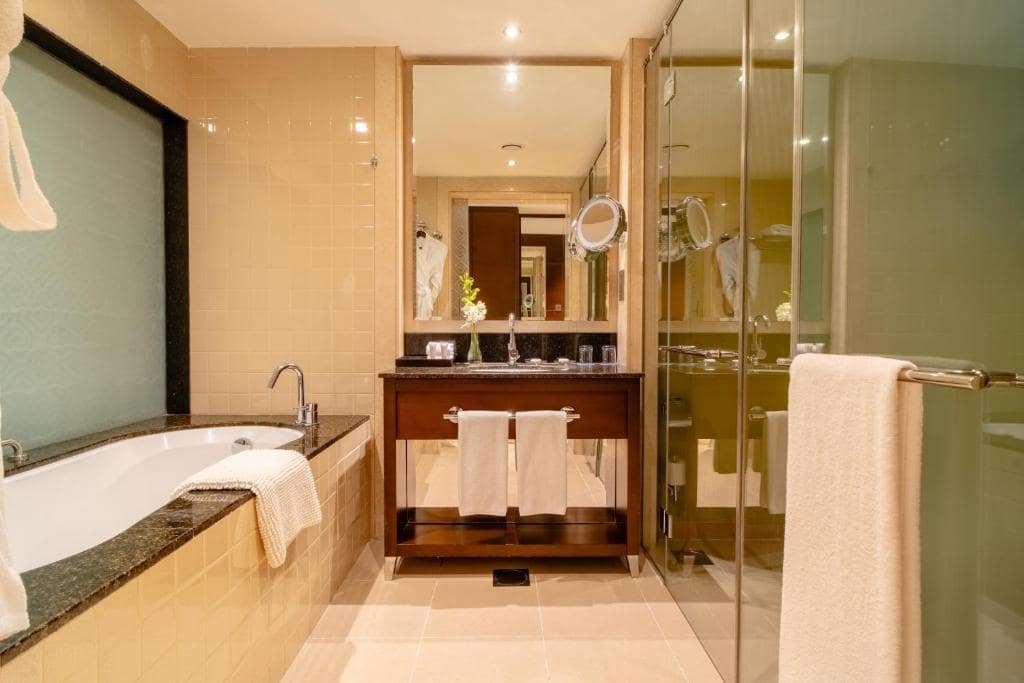 28-سرویس-بهداشتی-هتل-5-ستاره-آسیانا-دبی- Asiana-Hotel-Dubai-Bathroom.jpg