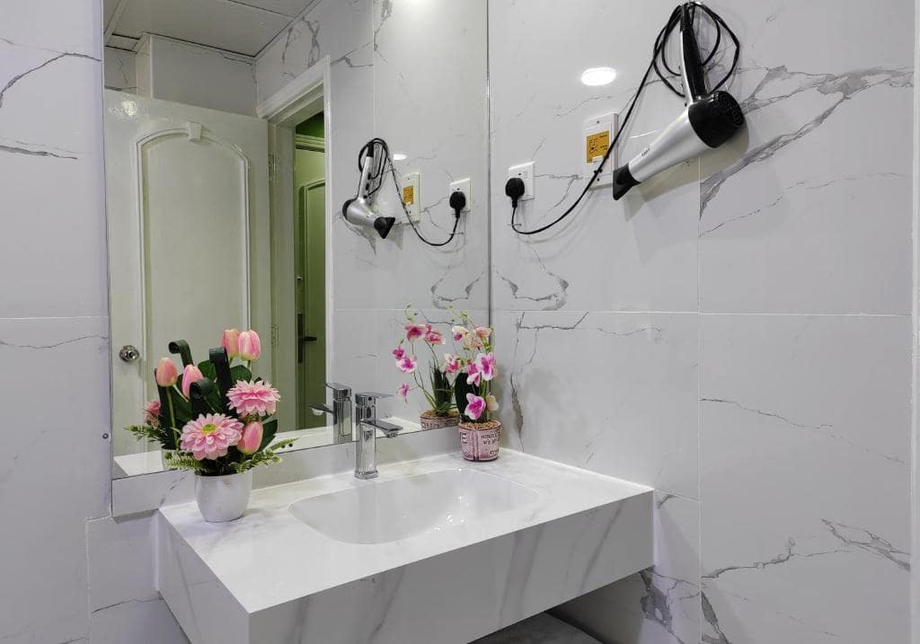 32-سرویس-بهداشتی-هتل-3-ستاره-لی-پارادایس-پالاس-دبی- Le-Paradise-Palace-Dubai-Bathroom.jpg