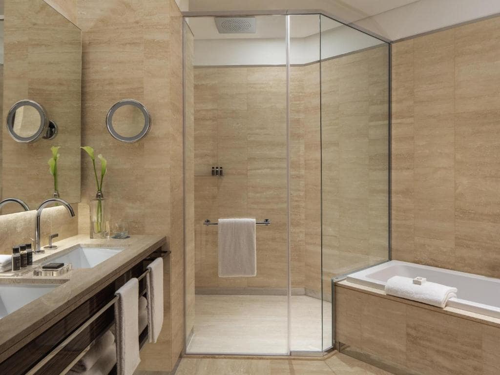 27-سرویس-بهداشتی-هتل-5-ستاره-هاید-دبی- Hyde-Hotel-Dubai-Bathroom.jpg