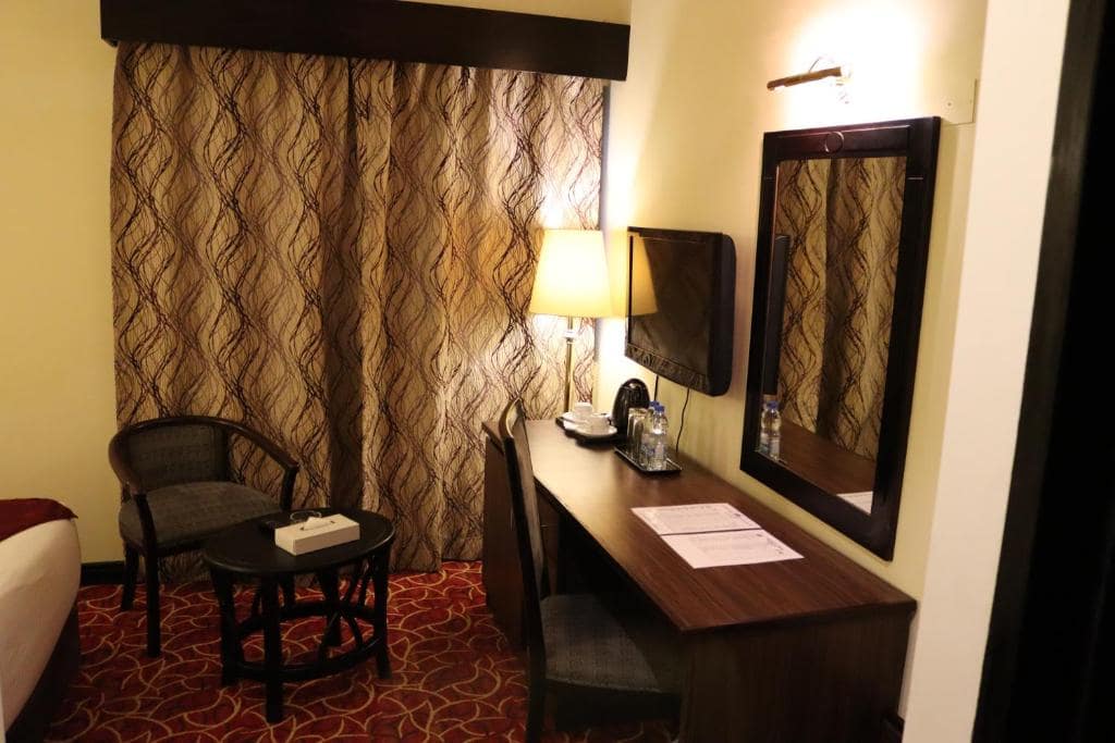 08-اتاق-خواب-هتل-جی-اس-اس-پالاس-دبی- GSS-Palace-Hotel-Dubai-Bedroom.jpg