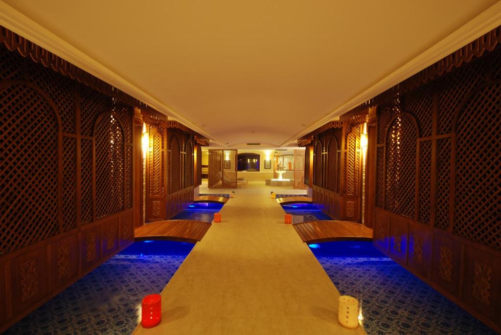 16 نمای از داخل هتل 5 ستاره آکوا مارماریس Hotel Aqua Marmaris.jpg