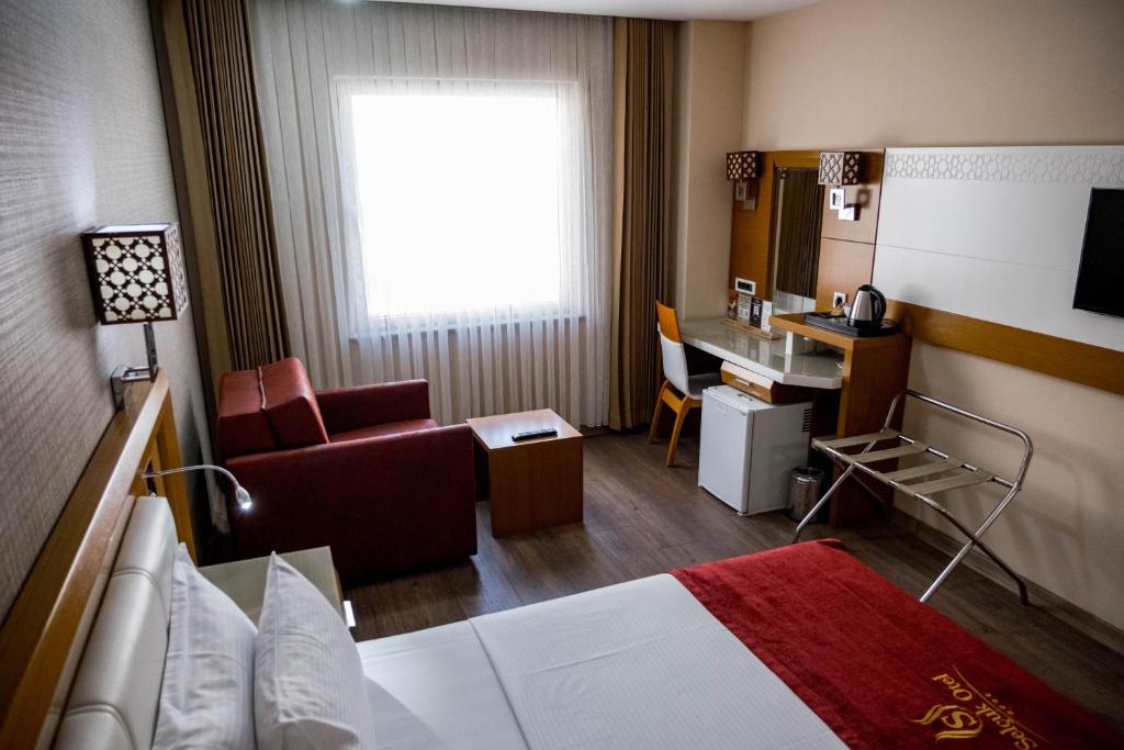 36 اتاق هتل سلجوق شمس تبریزی قونیه Selcuk Hotel Sems-i Tebrizi Konya.jpg