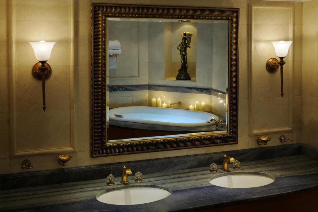 25-سرویس-بهداشتی-هتل-4 ستاره-د-بریستول-این-دبی- The-Bristol-Inn-Hotel-Dubai-Bathroom.jpg
