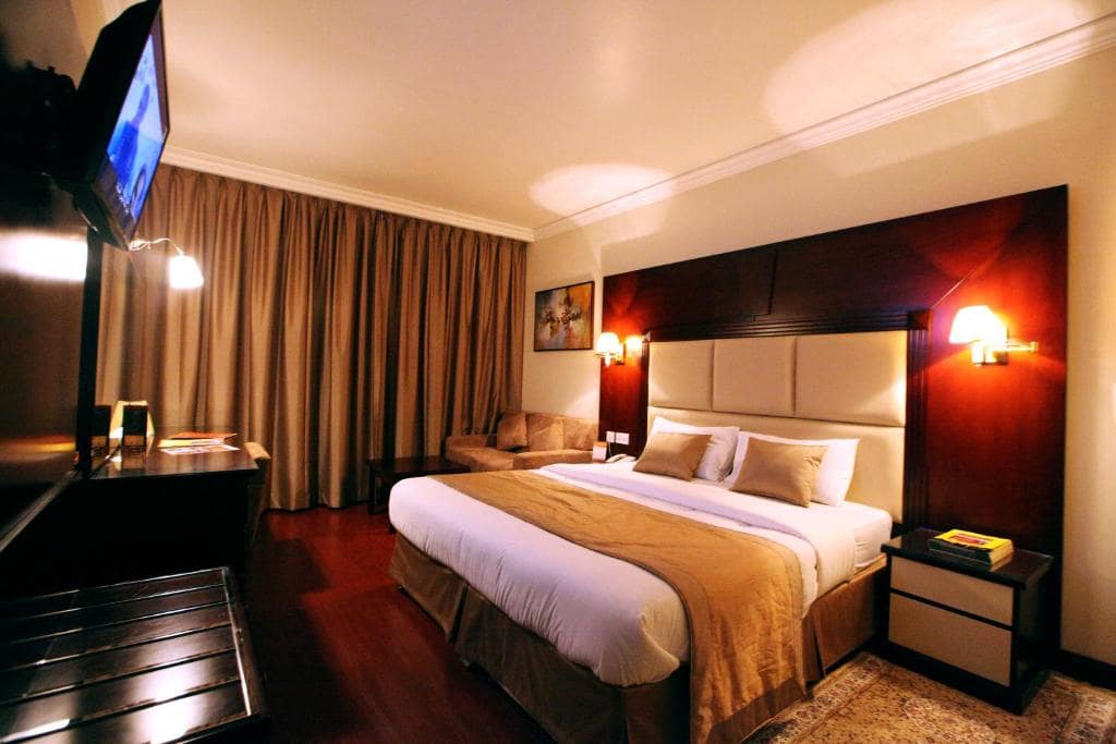 10-اتاق-خواب-هتل-3-ستاره-گلف-این-دبی- Golf-Inn-Hotel-Dubai-Bedroom.jpg