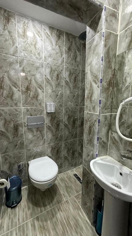 01-نما-سرویس-بهداشتی-هتل-4-ستاره-روتا-استار-استانبول-Bathroom-Hotel-4-Setare-Rota-Star-Istanbul-min.jpg