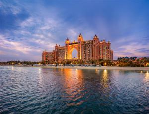 01-نمای-هتل-5-ستاره-آتلانتیس-دبی- Atlantis-The-Palm-View.jpg