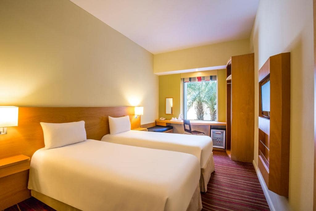 05-اتاق-خواب-هتل-3-ستاره-آیبیس-مال-آو-د-امارات-دبی-Ibis-Dubai-Mall-Of-The-Emirates-Bedroom.jpg