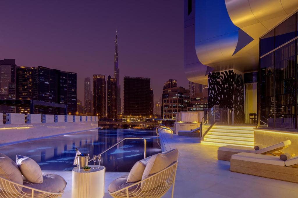 37-استخر-هتل-5-ستاره-هاید-دبی- Hyde-Hotel-Dubai-Pool.jpg