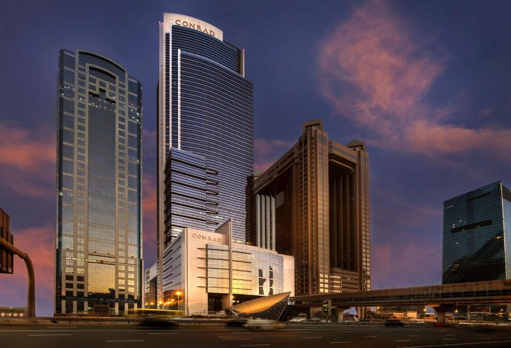 16 نمای ُهتل 5 ستاره کنراد دبی Conrad hotel Dubai.jpg