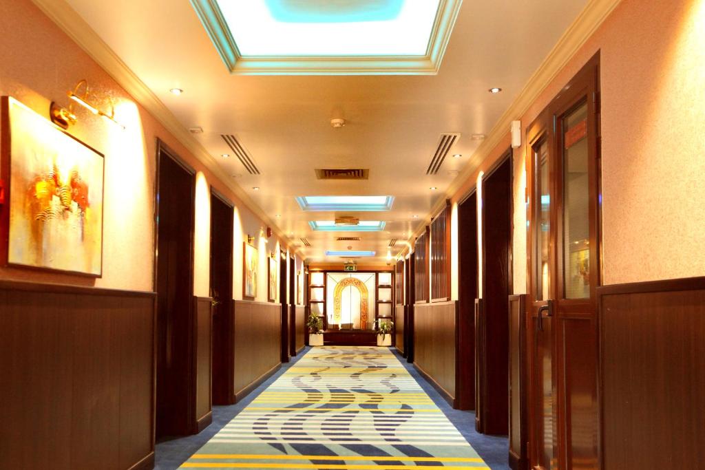 20-راهرو-هتل-3-ستاره-گلف-این-دبی- Golf-Inn-Hotel-Dubai-Corridor.jpg