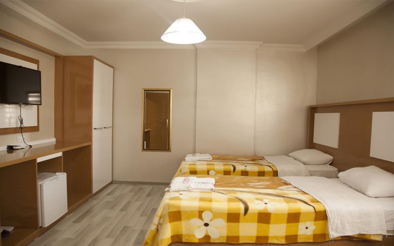 03-اتاق-هتل-3-ستاره-کروان-وان- Kervan-Hotel-Van-Room.jpeg