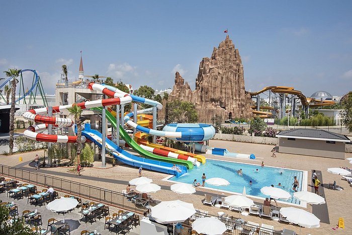 05 پارک آبی هتل 5 ستاره آیدینبی کوئینز پالاس اند اسپا آنتالیا Aydinbey Queen& Palace & Spa Antalya.jpg