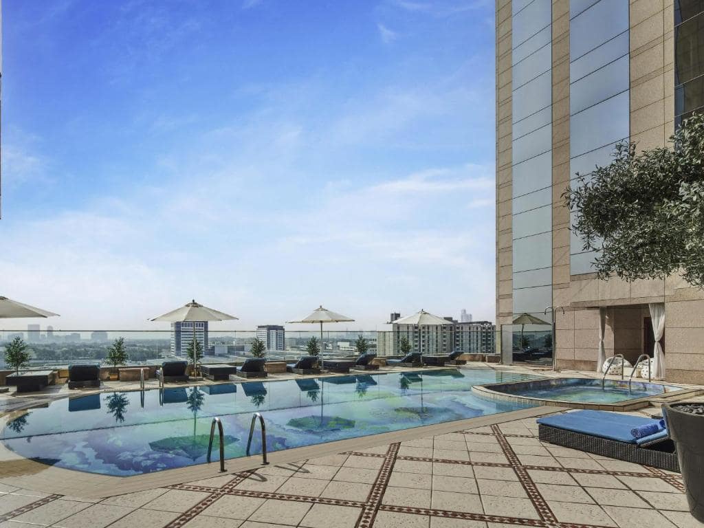 29-استخر-هتل-5-ستاره-فیرمونت-عجمان-دبی- Fairmont-Ajman-Dubai-Pool.jpg