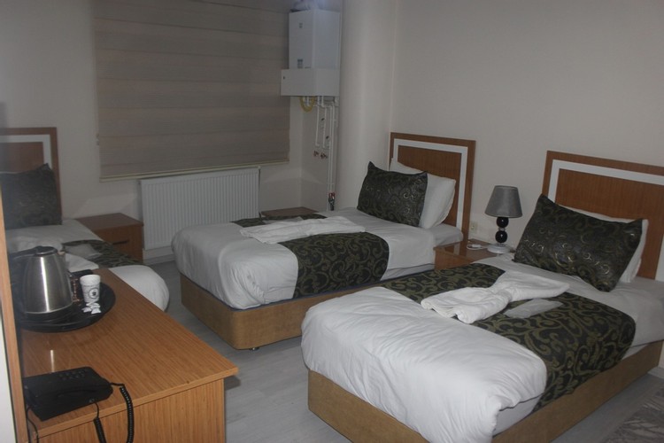 11 اتاق Elit-nur-Hotel-Van.jpg
