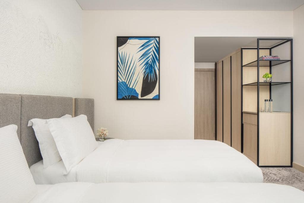 35-اتاق-خواب-هتل-4-ستاره-تاورز-روتانا-دبی- Towers-Rotana-Hotel-Dubai-Bedroom.jpg