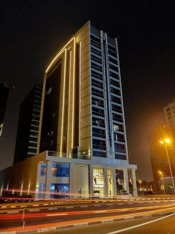 01-نمای-هتل-4-ستاره-اج-کریک-ساید-دبی- Edge-Creekside-Hotel-Dubai-View.jpg