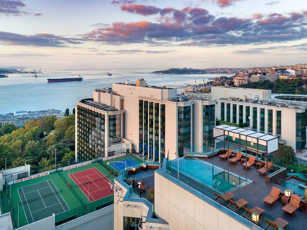 01-نمای-هتل-5-سوئیس-اوتل-استانبول-View-Hotel-5-Swiss-Istanbul.jpg