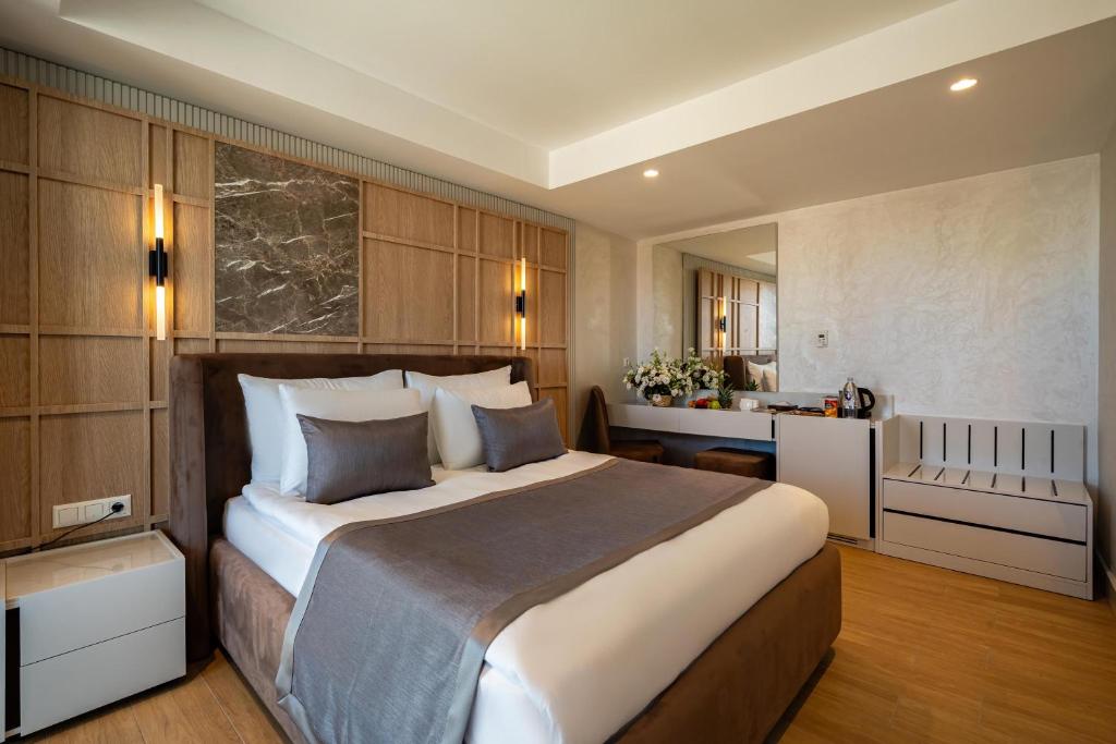 15 اتاق هتل 5 ستاره ویند آف لارا آنتالیا Wind of Lara hotel Antalya.jpg