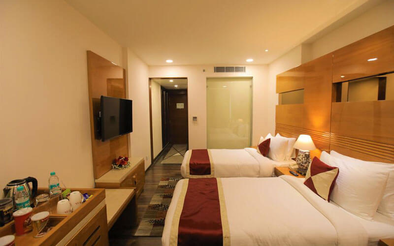 42 اتاق هتل 4 ستاره لا نیو دهلی Hotel LA New Delhi.jpg