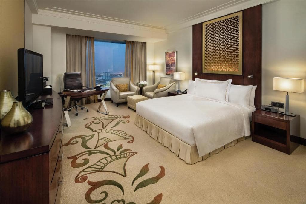 02-اتاق-هتل-5-ستاره-کنراد-دبی- Conrad-Hotel-Dubai-Room.jpg