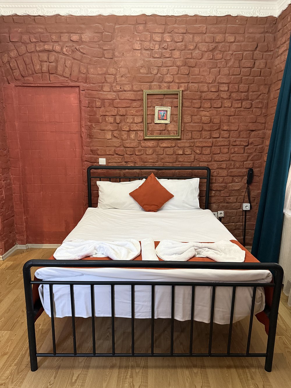 هتل-3-ستاره-امی-تاکسیم-ترکیه-اتاق- خواب- Hotel-4 setare-biancho- estanbol-Bedroom17.jpg
