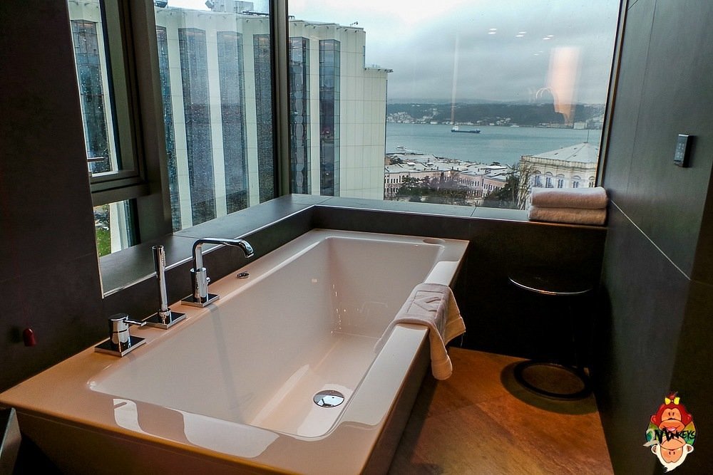 03-حمام-سرویس-هتل-5-سوئیس-اوتل-استانبول-BaThroom-Hotel-5-Swiss-Istanbul.jpg