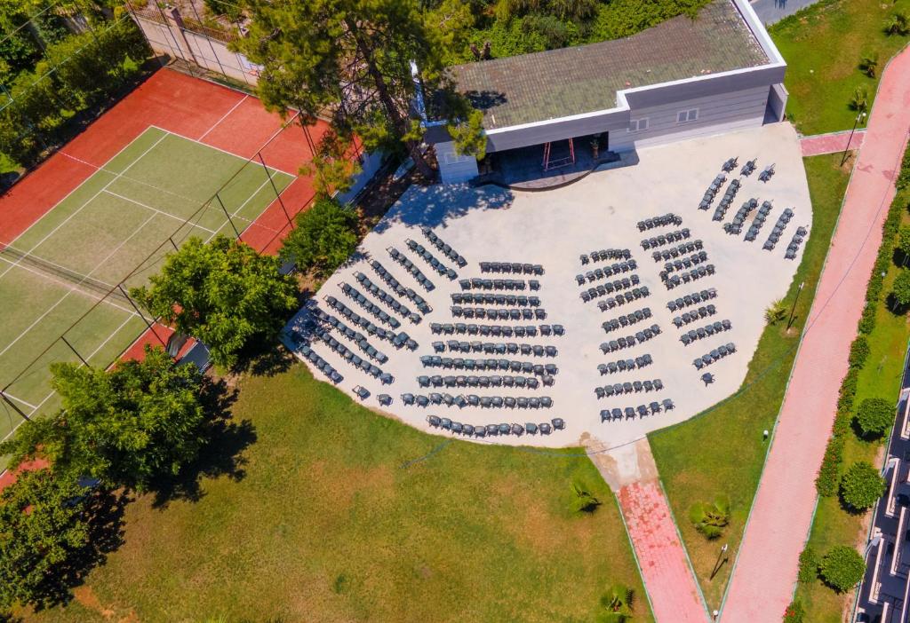 02-نمای-هتل-4-ستاره-الدار-گاردن-ریزورت-آنتالیا- Eldar-Garden-Resort-Antalya-View.jpg