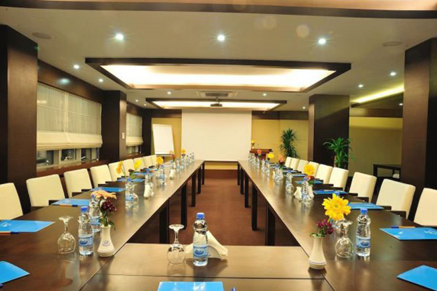 13 اتاق جلسات هتل 4 ستاره بویوک اورارتو وان Buyuk Urartu Hotel Van.jpg