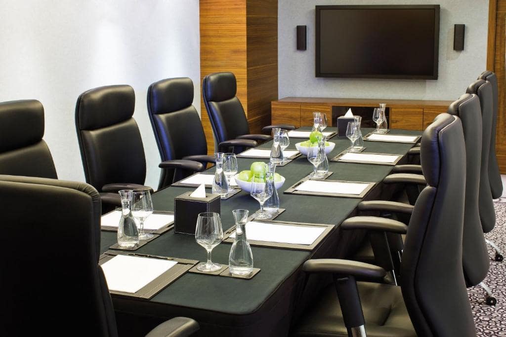 21-اتاق-کنفرانس-هتل-5-ستاره-آوانی-دیره-دبی- Avani-Deira-Dubai-Hotel-Conference-Room.jpg