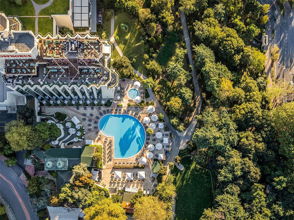 04-نمای-هتل-5-سوئیس-اوتل-استانبول-View-Hotel-5-Swiss-Istanbul.jpg
