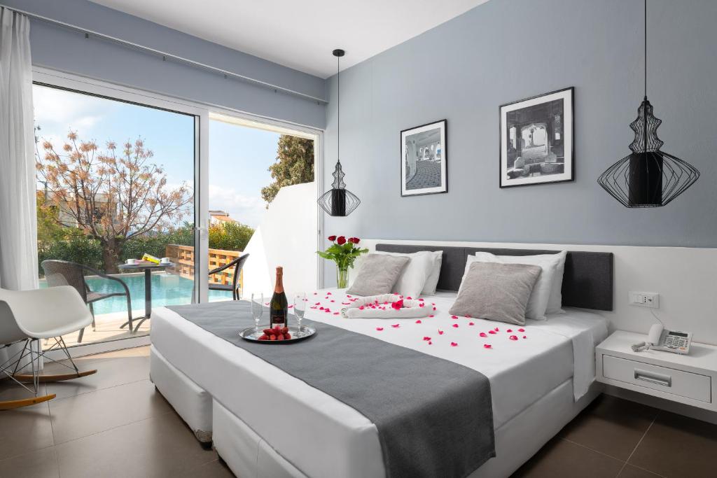04 اتاق هتل 4 ستاره بلمار کوش آداسی Belmare Hotel Kusadasi.jpg