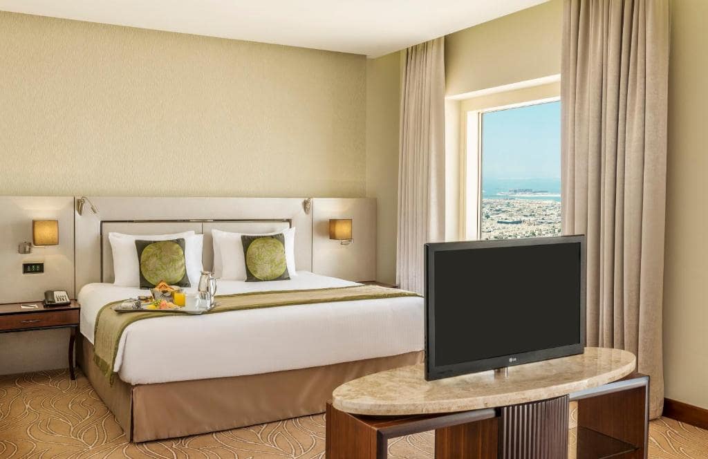08-اتاق-هتل-5-ستاره-د-تاور-پلازا-دبی- The-Tower-Plaza-Hotel-Dubai-Room.jpg