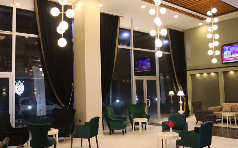 12 لابی هتل 4 ستاره نیلز وان Nills Hotel Van.jpg