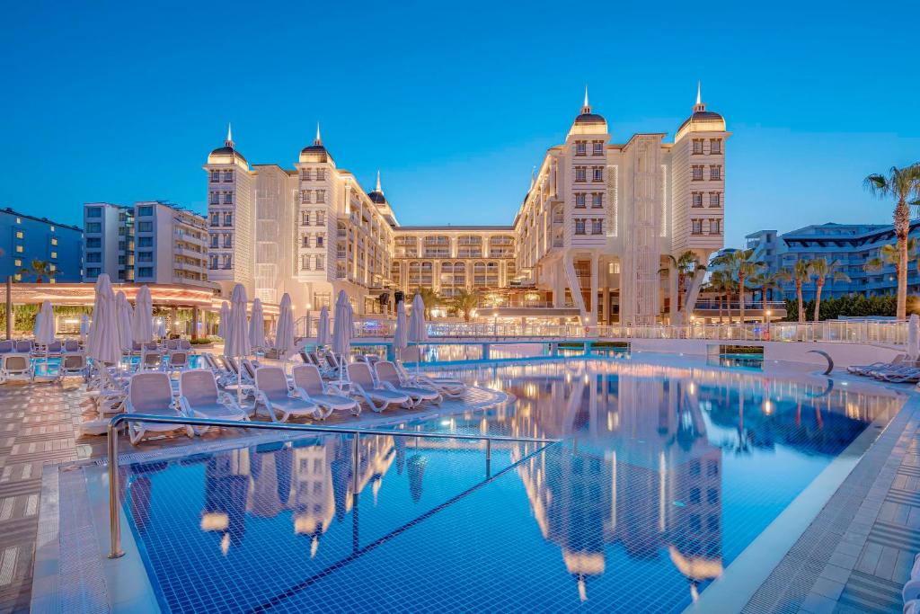 22 نمای داخلی هتل 5 ستاره کیرمان سیدرا لاکچری اند اسپا آلانیا Kirman Sidera Luxury & Spa Alanya.jpg